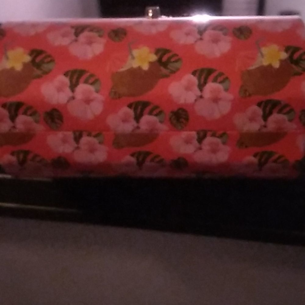 Small Metal Purse - Picture 5 of 7
